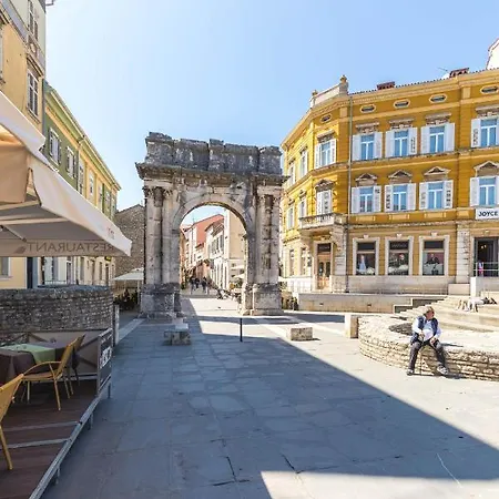 Anstika Pula, Croatia