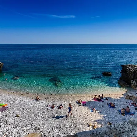 Anstika Pula, Croatia