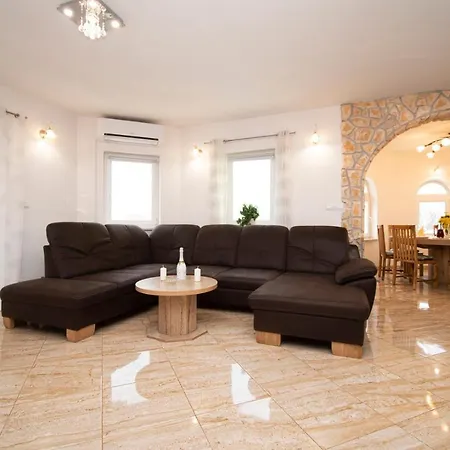 Anstika Pula, Croatia Villa