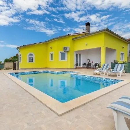 Villa Anstika Pula, Croatia *